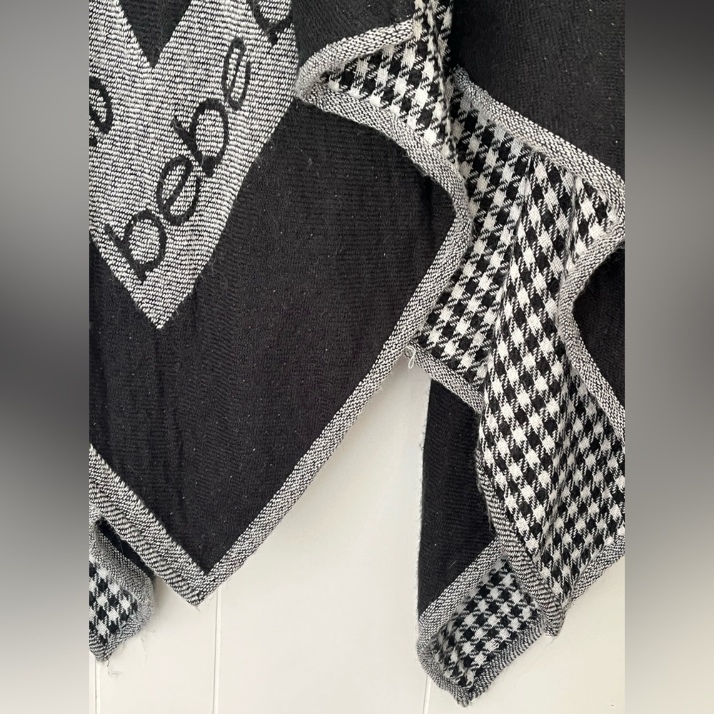 BeBe Ruana With Faux Fur Black Houndstooth - Picture 10 of 12
